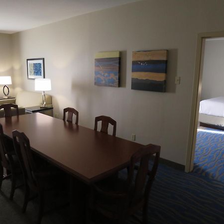 Holiday Inn Hotel & Suites Regina By Ihg Zewnętrze zdjęcie