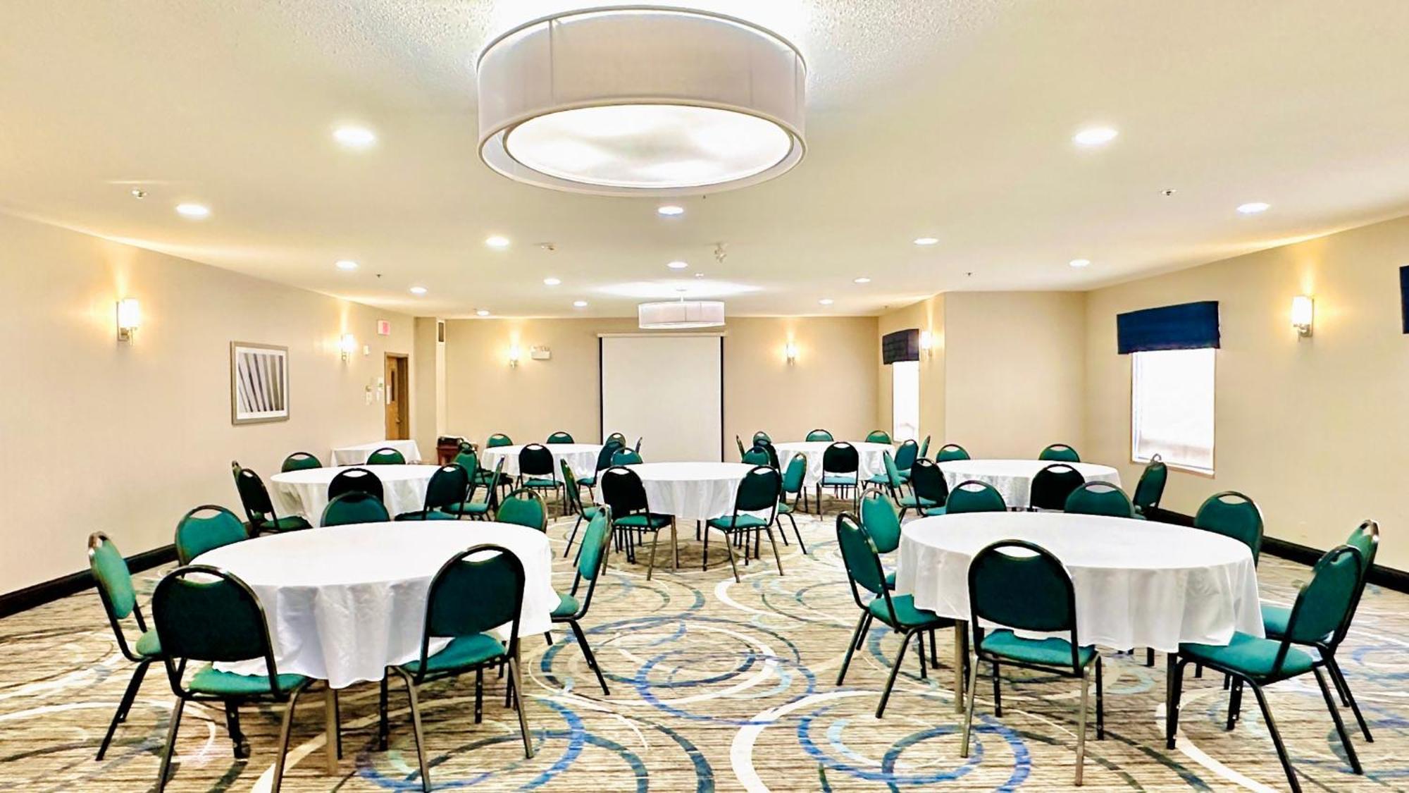 Holiday Inn Hotel & Suites Regina By Ihg Zewnętrze zdjęcie